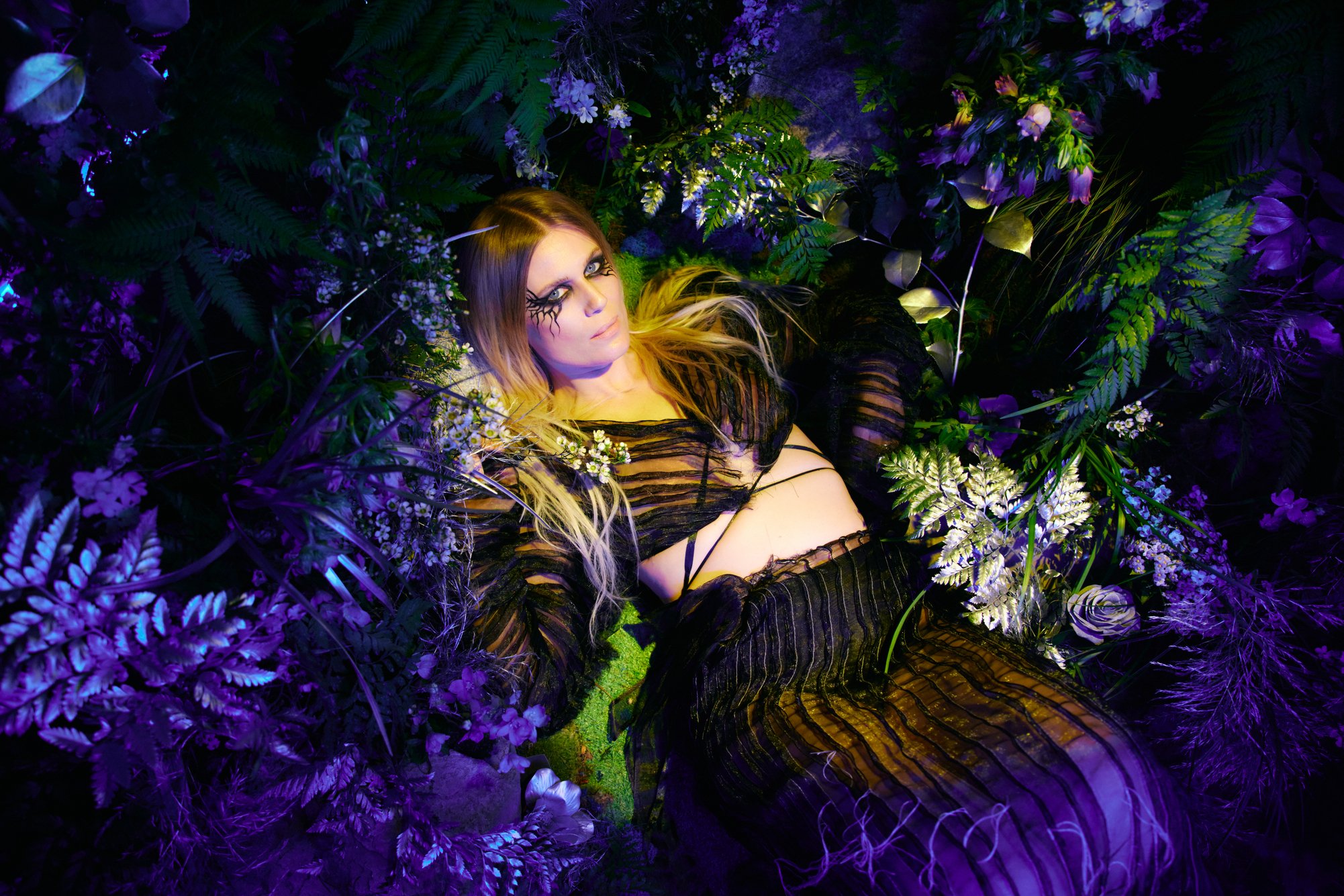 Myrkur make up